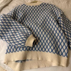 Cream and Blue Diamond Knit Sweater - Women's Crewneck